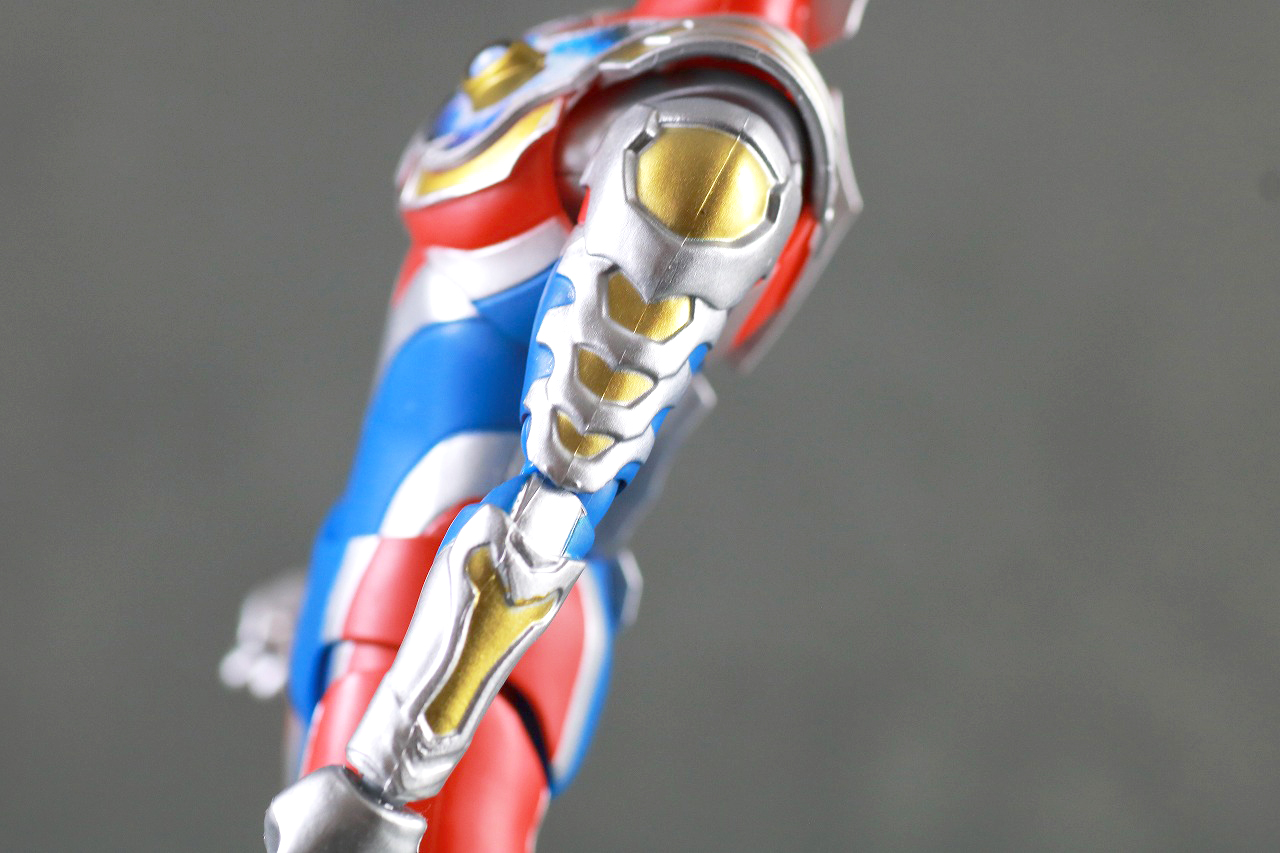 S.H.フィギュアーツ　ウルトラマンデッカー フラッシュタイプ　レビュー　　本体