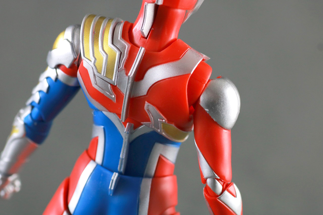 S.H.フィギュアーツ　ウルトラマンデッカー フラッシュタイプ　レビュー　　本体