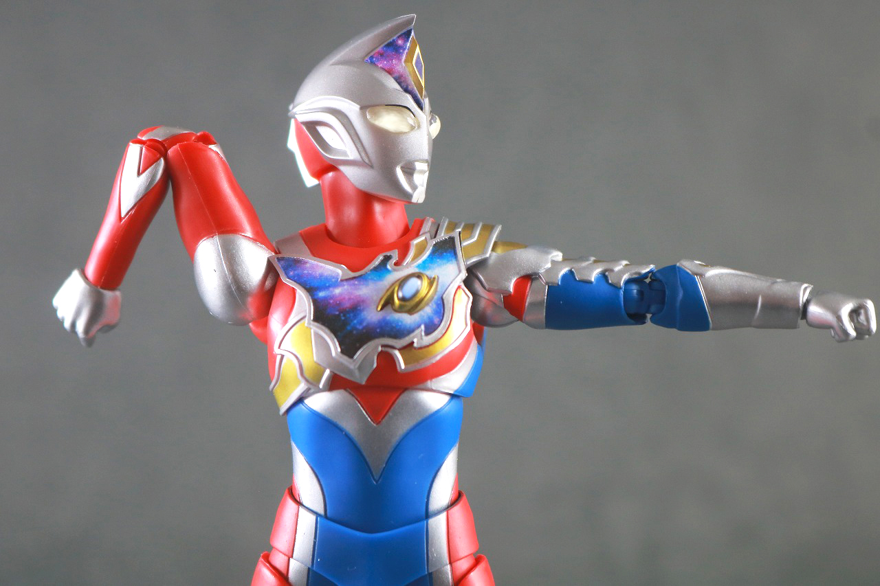 S.H.フィギュアーツ　ウルトラマンデッカー フラッシュタイプ　レビュー　　可動範囲