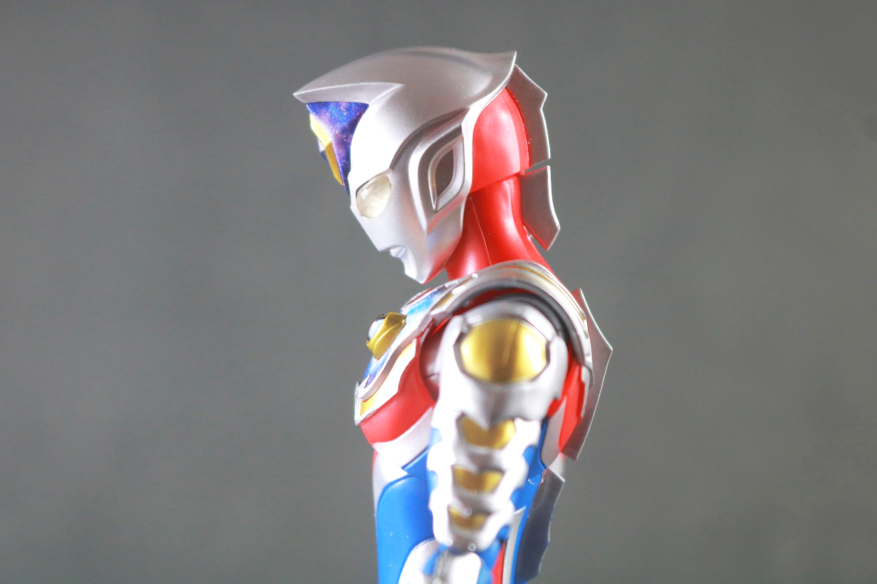 S.H.フィギュアーツ　ウルトラマンデッカー フラッシュタイプ　レビュー　　可動範囲