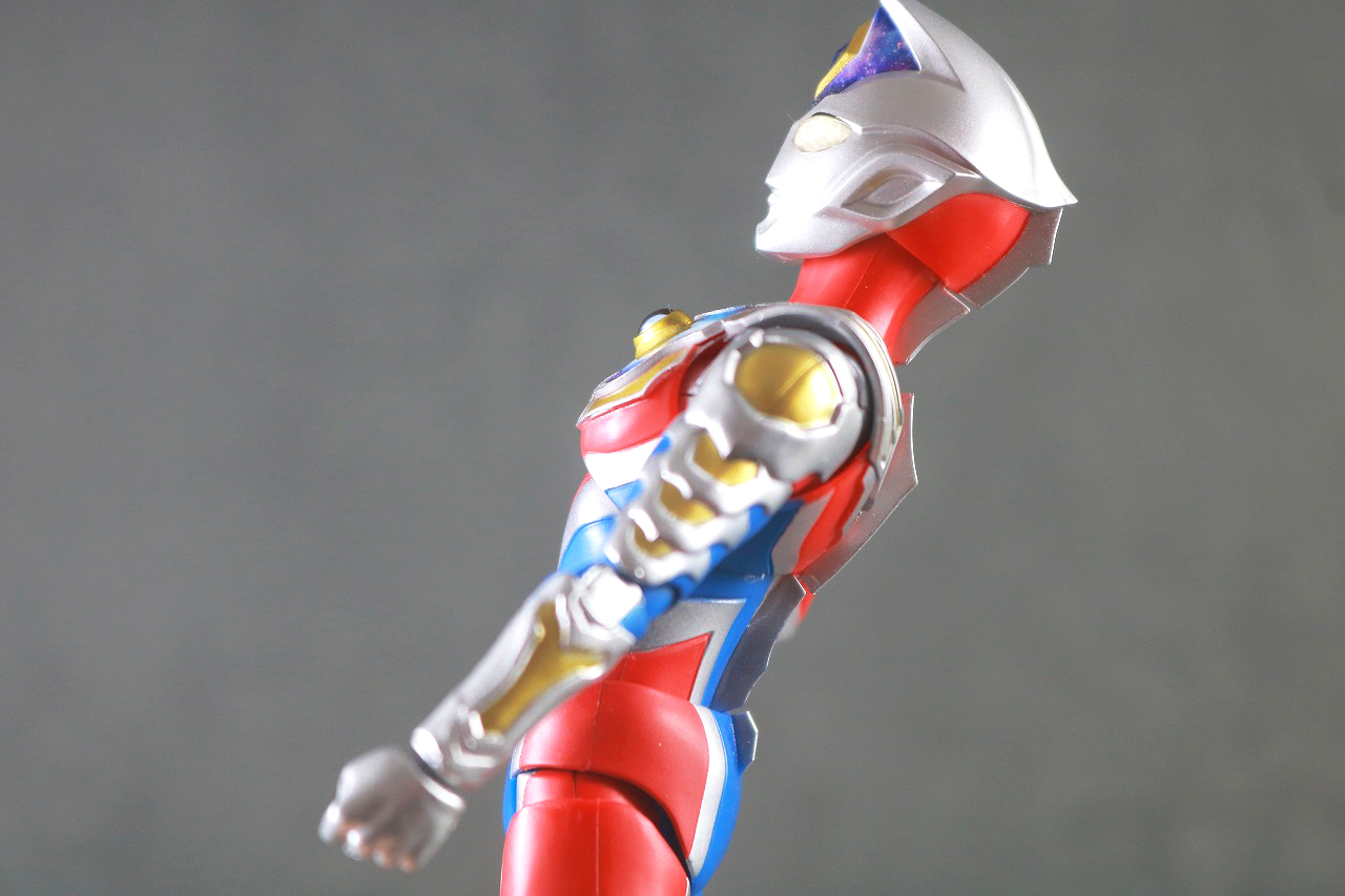 S.H.フィギュアーツ　ウルトラマンデッカー フラッシュタイプ　レビュー　　可動範囲