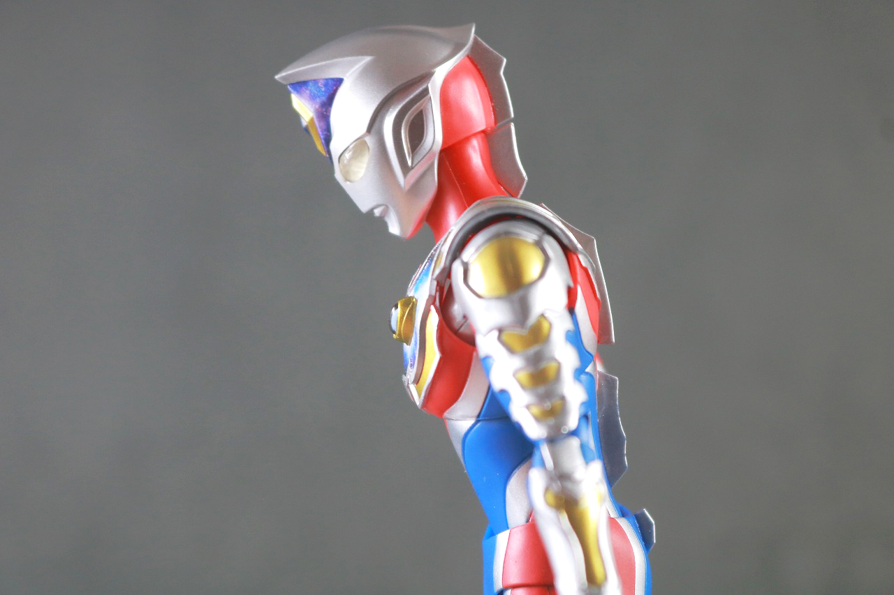 S.H.フィギュアーツ　ウルトラマンデッカー フラッシュタイプ　レビュー　　可動範囲