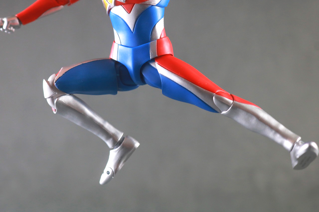 S.H.フィギュアーツ　ウルトラマンデッカー フラッシュタイプ　レビュー　　可動範囲