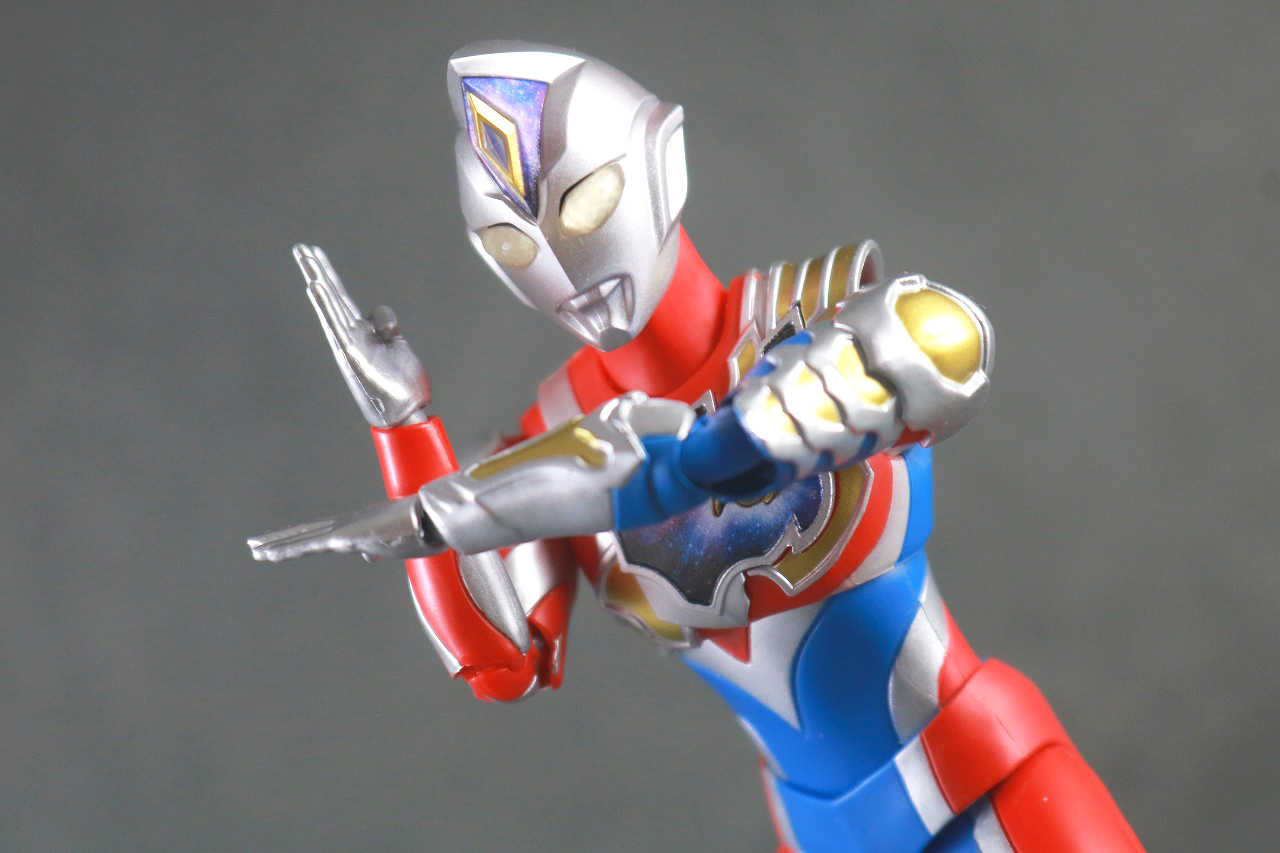 S.H.フィギュアーツ　ウルトラマンデッカー フラッシュタイプ　レビュー　　アクション