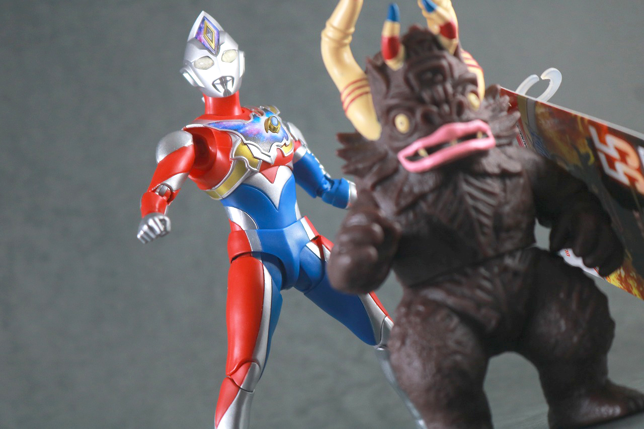 S.H.フィギュアーツ　ウルトラマンデッカー フラッシュタイプ　レビュー　　アクション