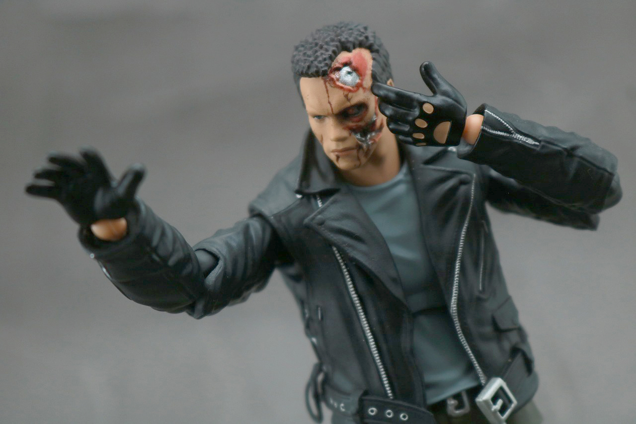 MAFEX　T-800　ターミネーター　レビュー　アクション