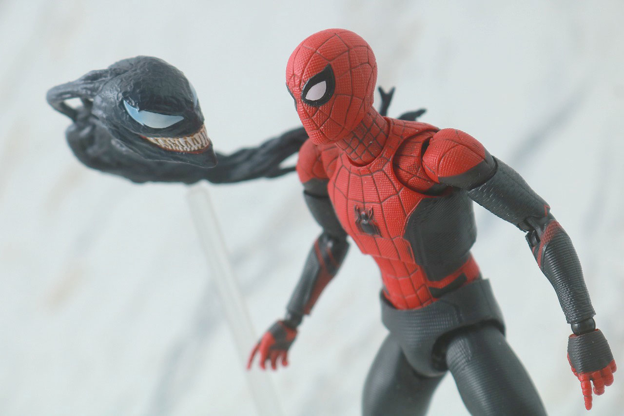 S.H.フィギュアーツ　ヴェノム（レット・ゼア・ビー・カーネイジ）　アクション　MAFEX　スパイダーマン　アップグレードスーツ