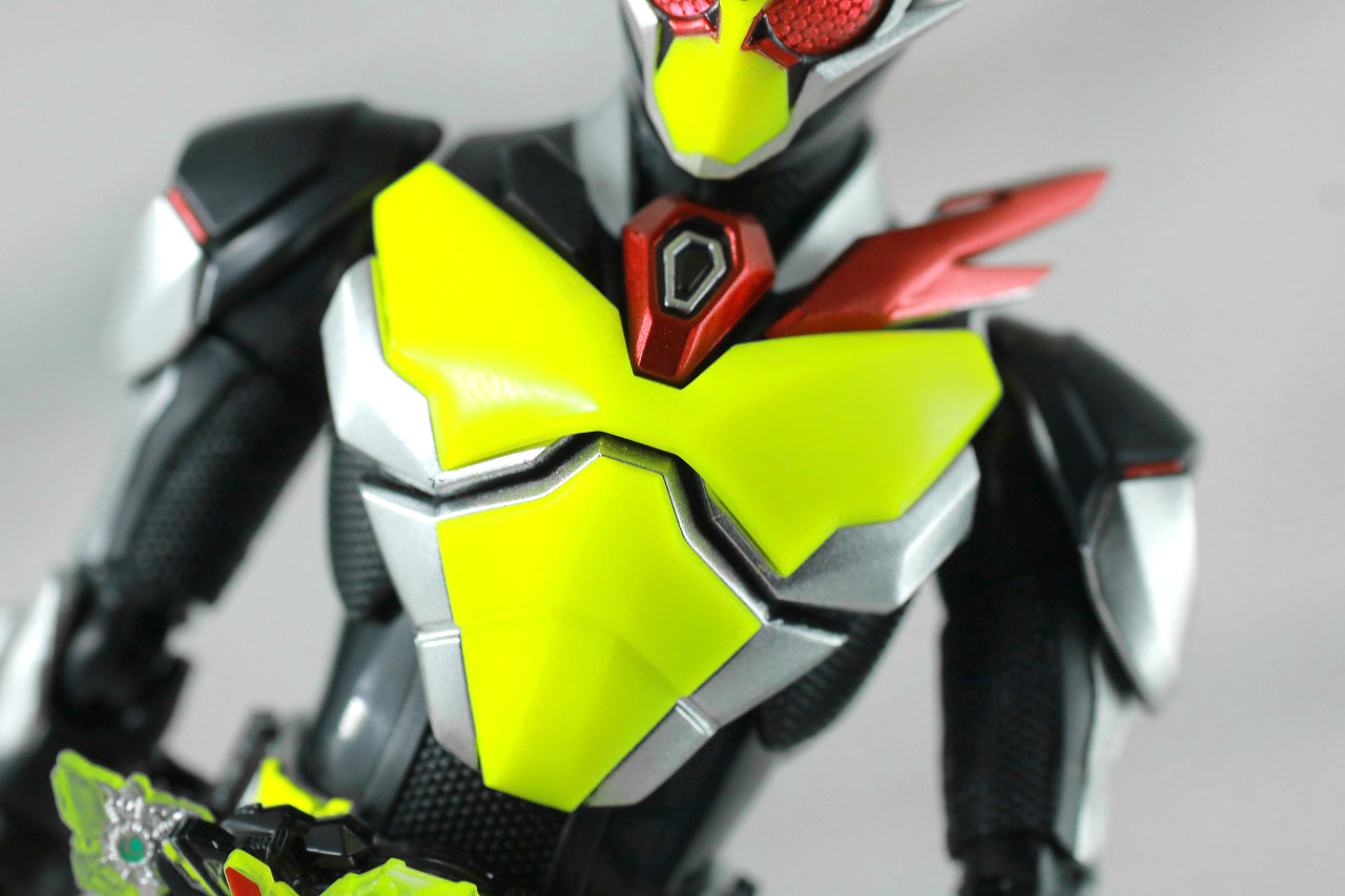 S.H.フィギュアーツ　仮面ライダーゼロツー　イズVer.　レビュー　本体