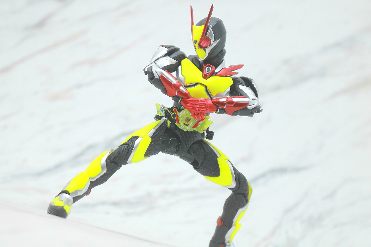 S.H.フィギュアーツ　仮面ライダーゼロツー　イズVer.　レビュー　アクション