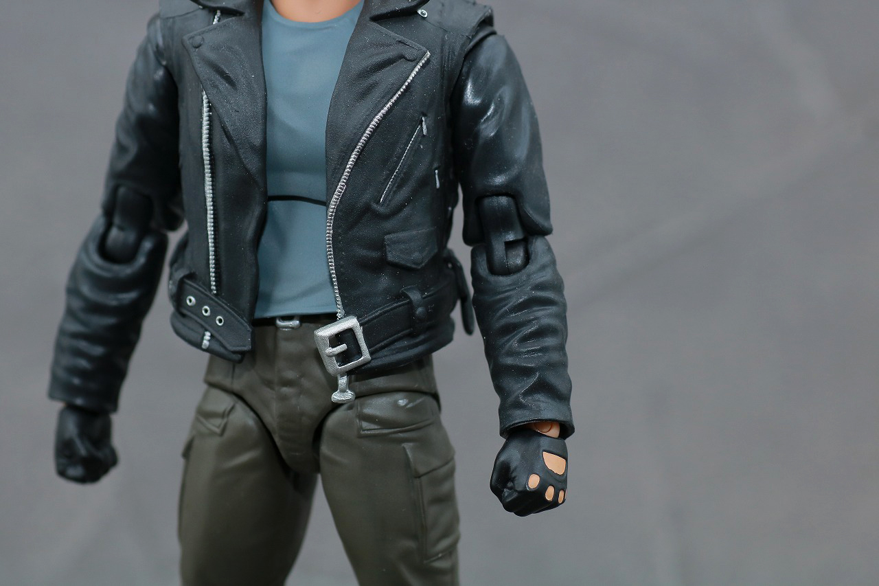 MAFEX　T-800　ターミネーター　レビュー　本体