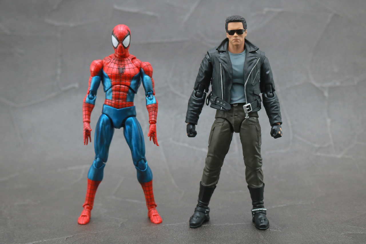 MAFEX　T-800　ターミネーター　レビュー　本体　スパイダーマン　比較