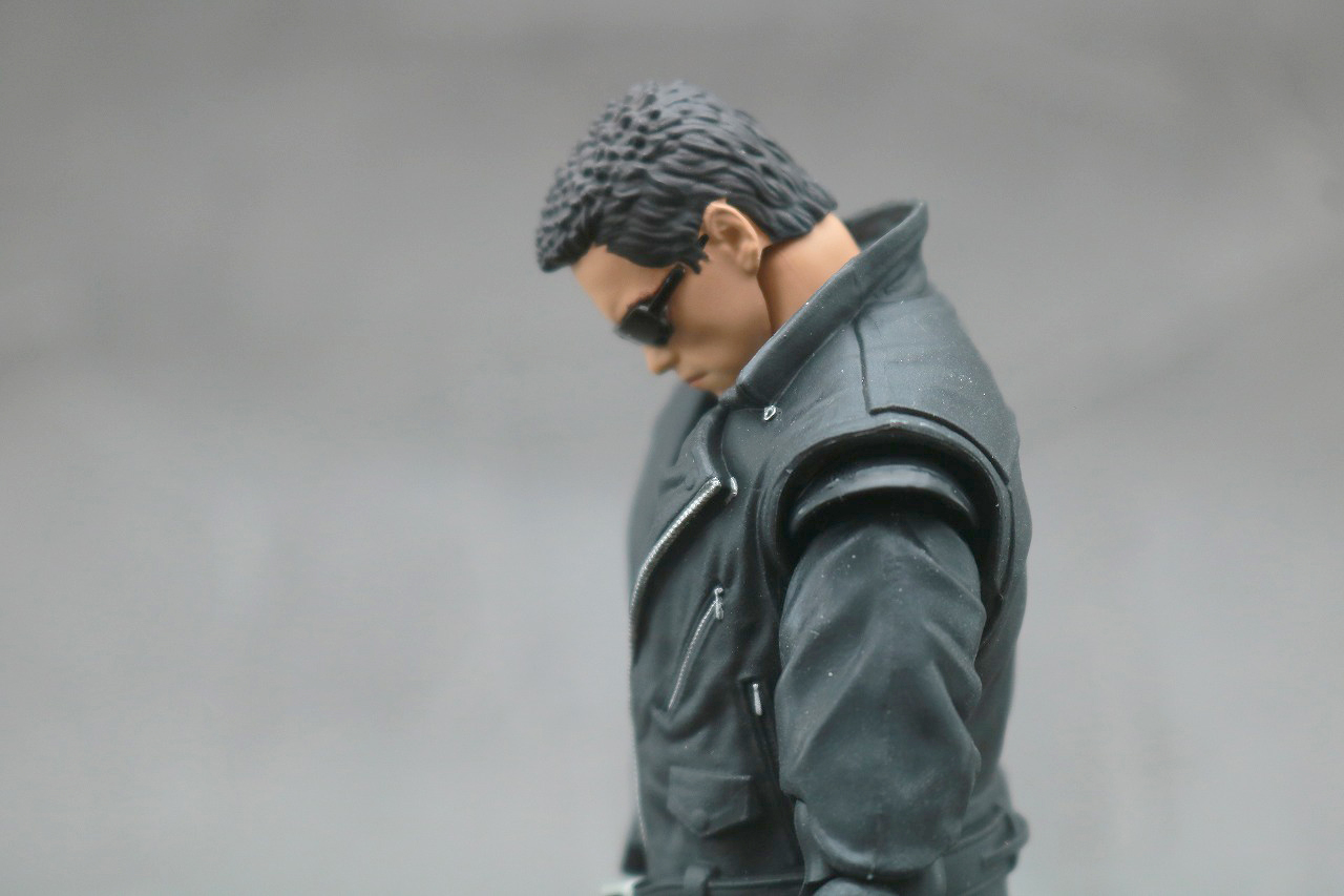 MAFEX　T-800　ターミネーター　レビュー　可動範囲