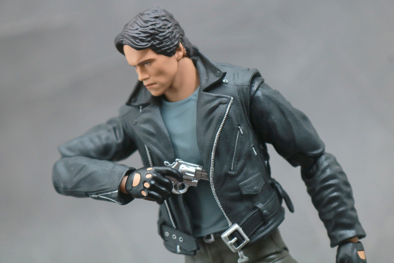 MAFEX　T-800　ターミネーター　レビュー　アクション