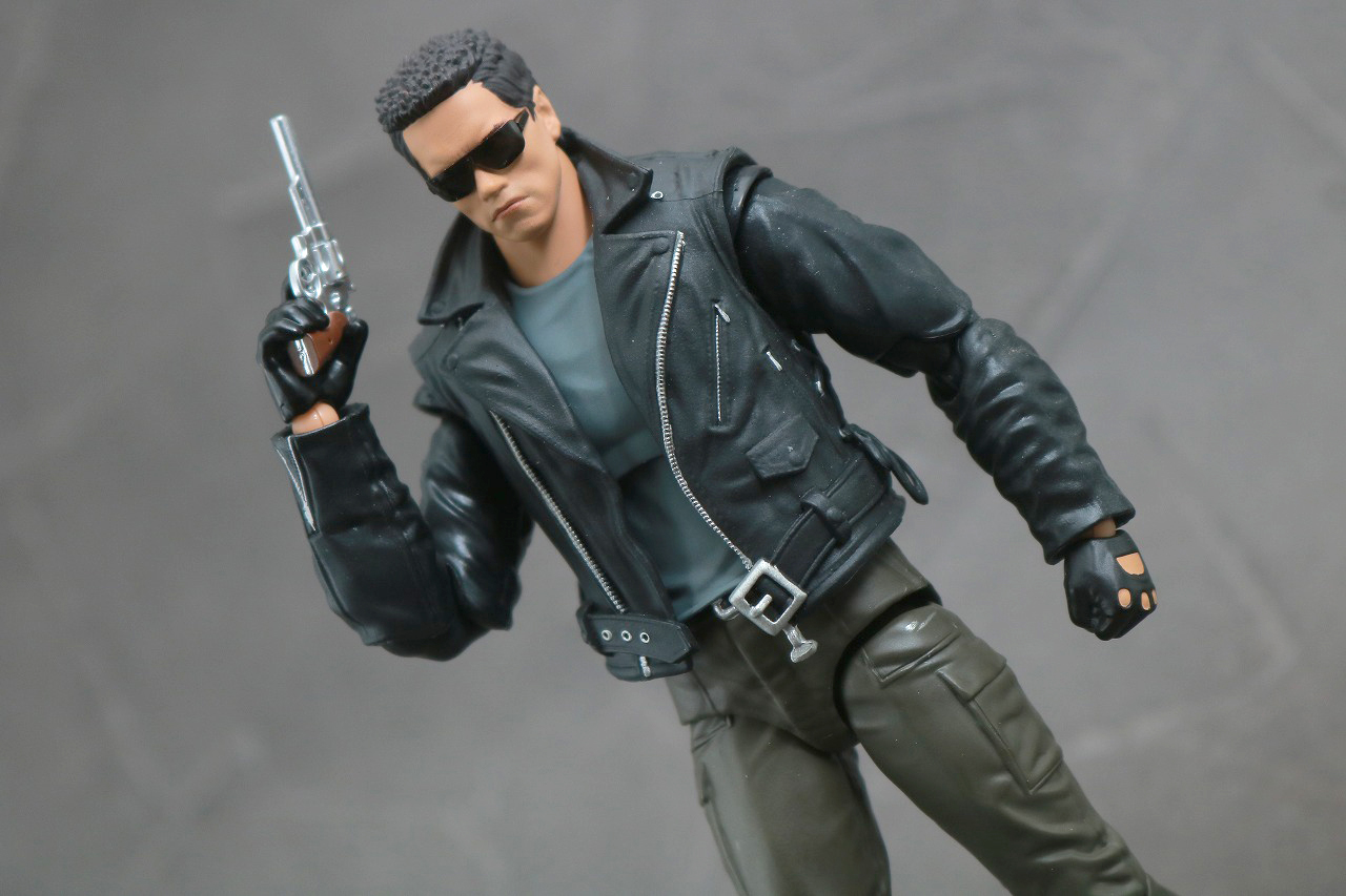 MAFEX　T-800　ターミネーター　レビュー　アクション