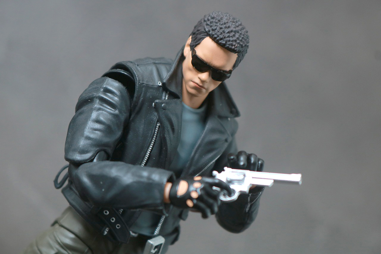 MAFEX　T-800　ターミネーター　レビュー　アクション