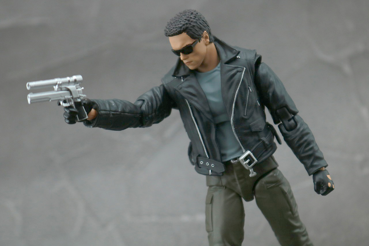 MAFEX　T-800　ターミネーター　レビュー　アクション