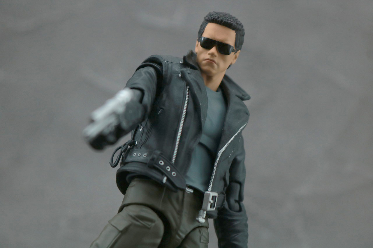 MAFEX　T-800　ターミネーター　レビュー　アクション