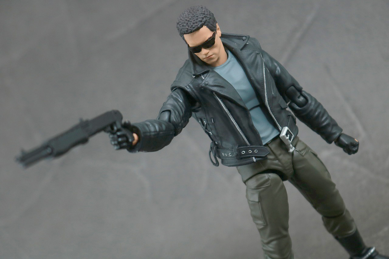 MAFEX　T-800　ターミネーター　レビュー　アクション