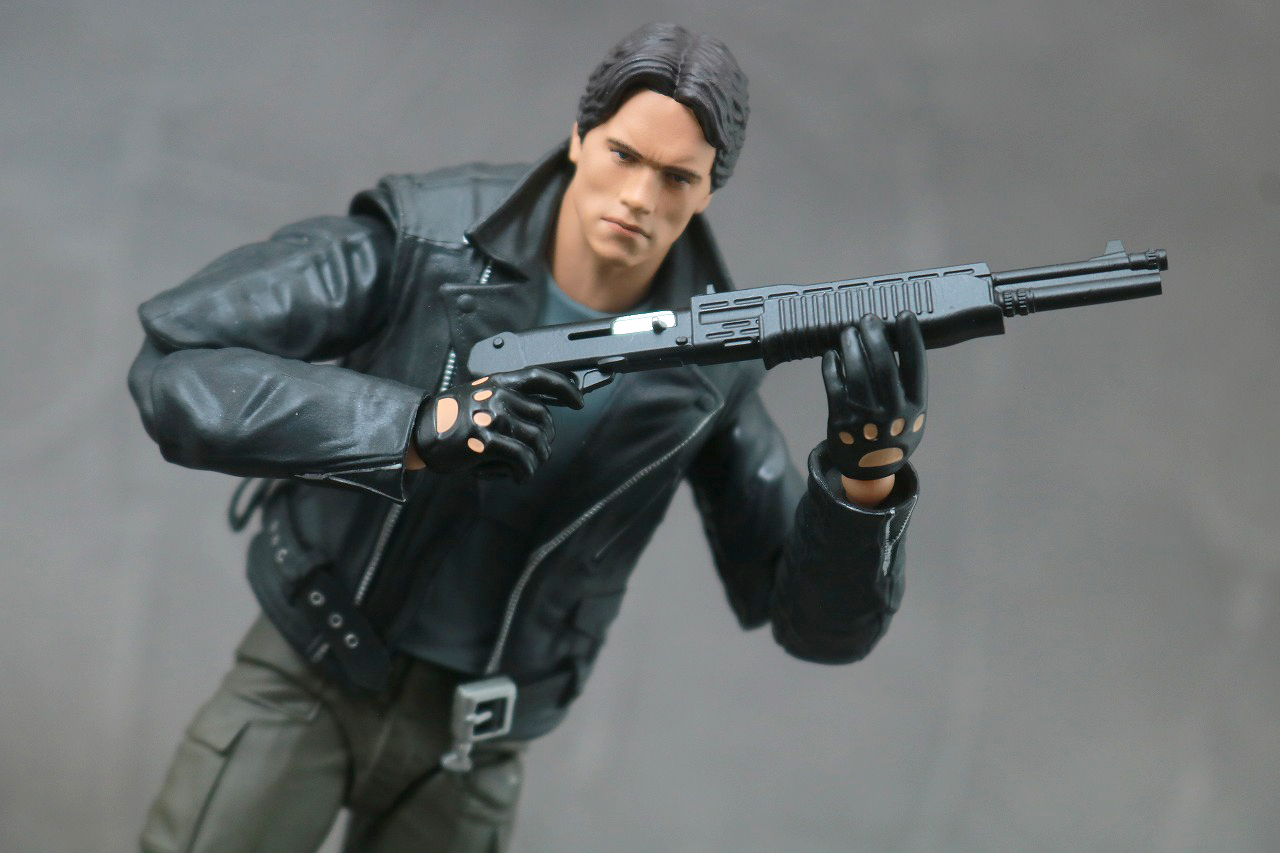 MAFEX　T-800　ターミネーター　レビュー　アクション