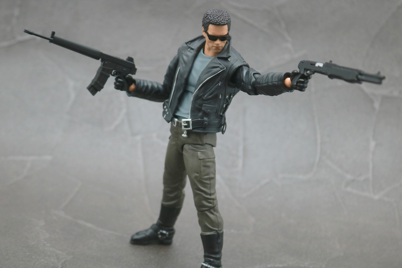 MAFEX　T-800　ターミネーター　レビュー　アクション