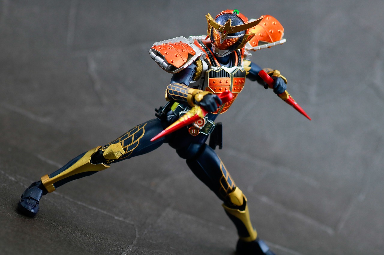 S.H.フィギュアーツ　仮面ライダーアギレラ クイーンビーゲノム　レビュー　アクション　仮面ライダー鎧武 オレンジアームズ