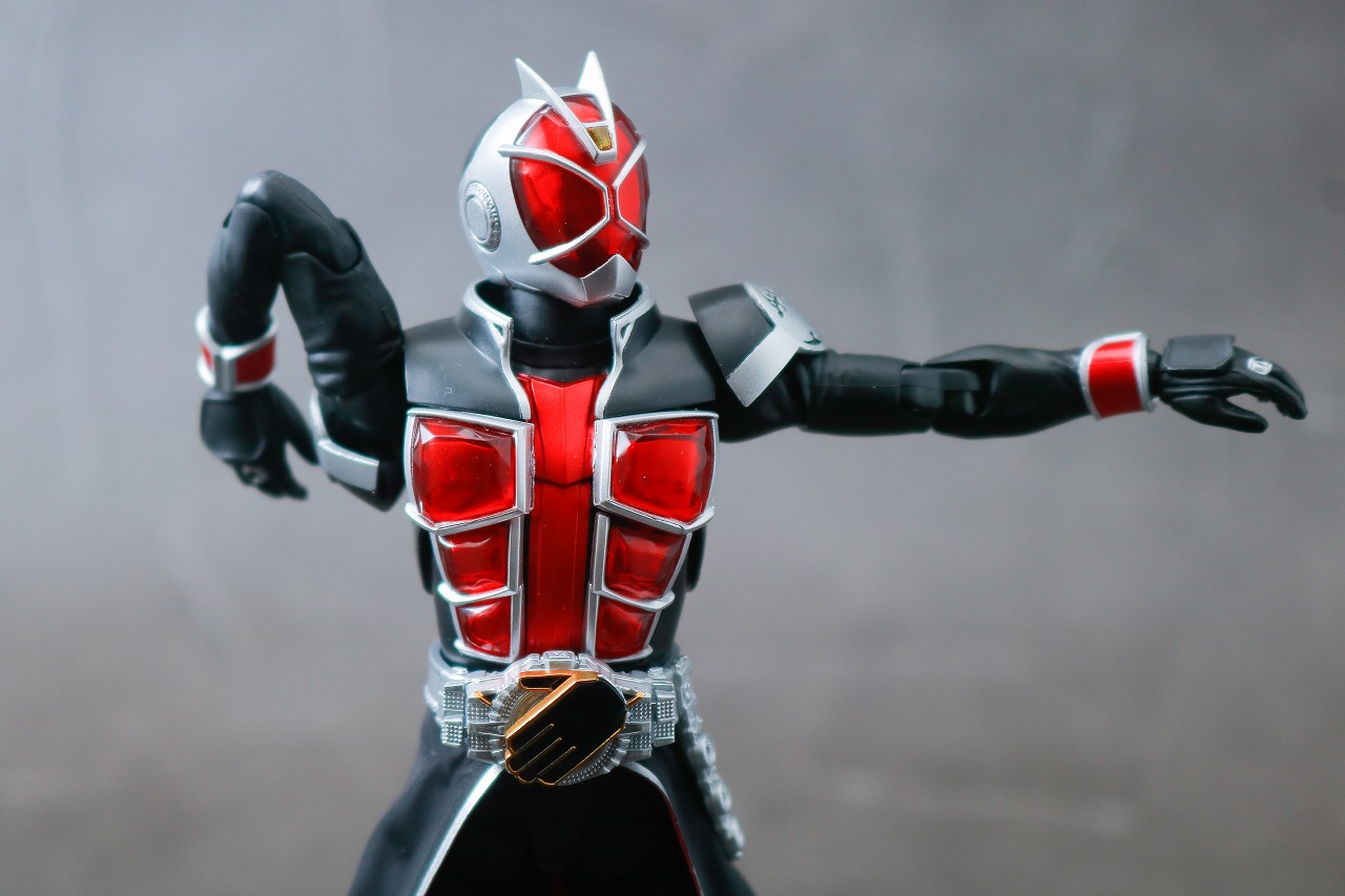 S.H.フィギュアーツ　仮面ライダーウィザード フレイムスタイル 真骨彫製法　10tn anniversary ver.　レビュー　本体