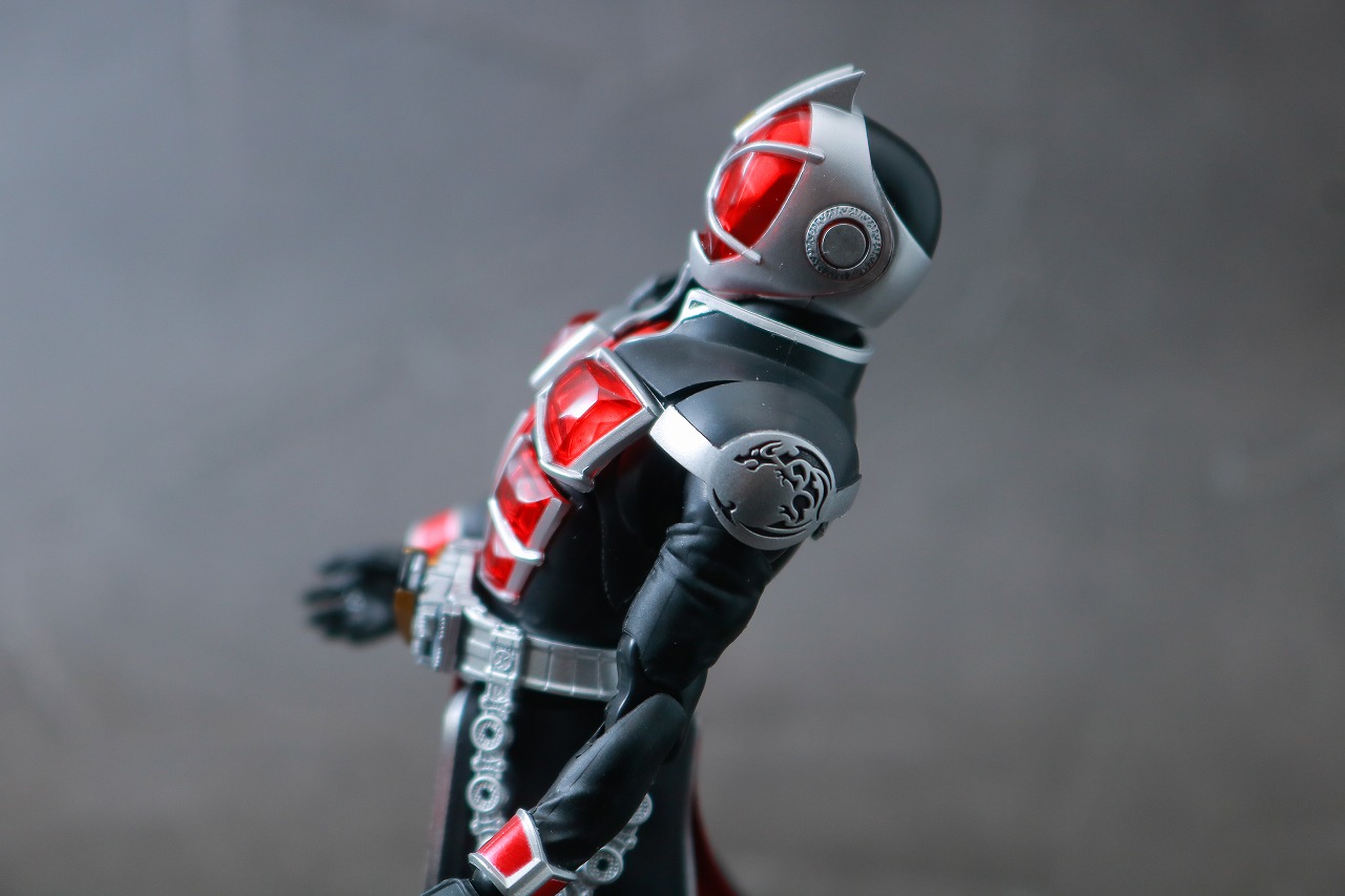 S.H.フィギュアーツ　仮面ライダーウィザード フレイムスタイル 真骨彫製法　10tn anniversary ver.　レビュー　本体