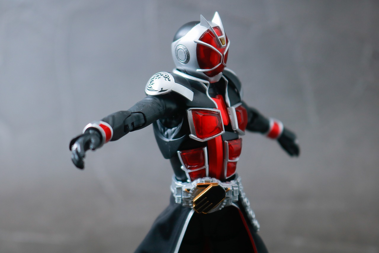 S.H.フィギュアーツ　仮面ライダーウィザード フレイムスタイル 真骨彫製法　10tn anniversary ver.　レビュー　本体