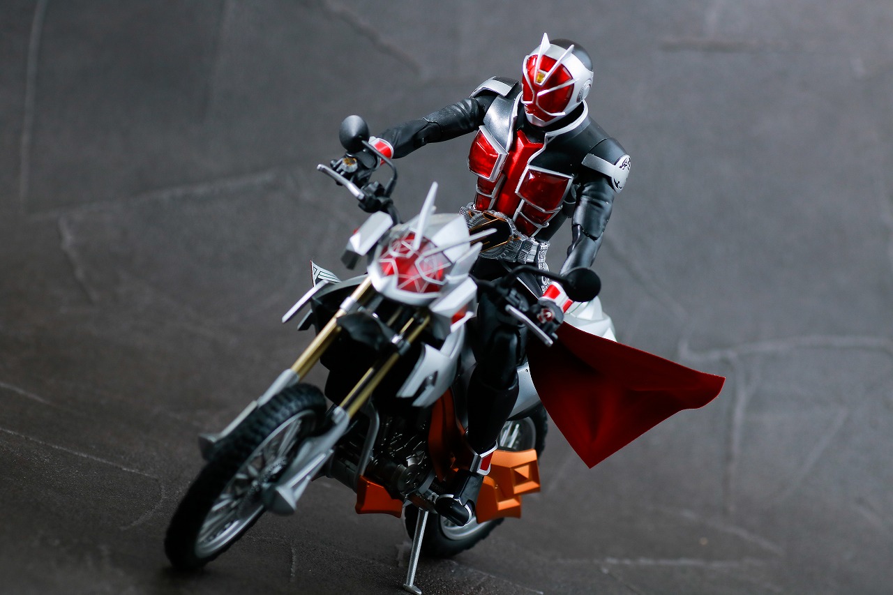 S.H.フィギュアーツ　仮面ライダーウィザード フレイムスタイル 真骨彫製法　10tn anniversary ver.　レビュー　アクション　マシンウィンガー