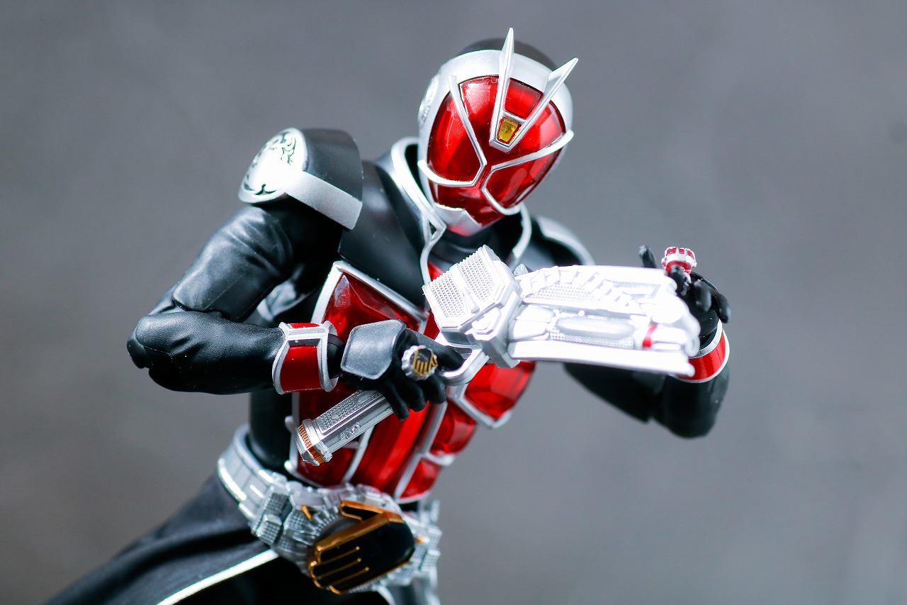 S.H.フィギュアーツ　仮面ライダーウィザード フレイムスタイル 真骨彫製法　10tn anniversary ver.　レビュー　アクション