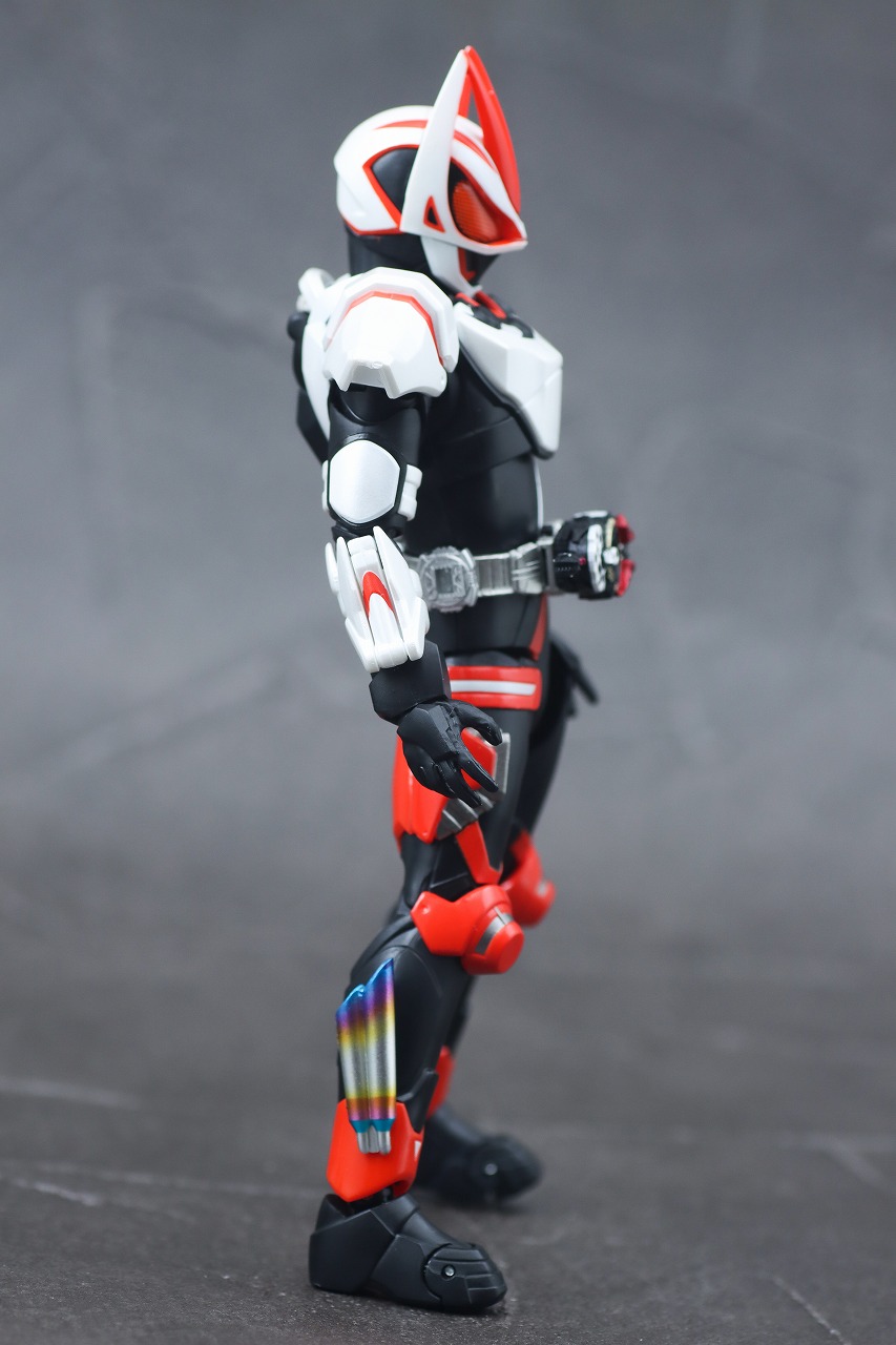 S.H.フィギュアーツ　仮面ライダーギーツ マグナムブーストフォーム　レビュー　本体