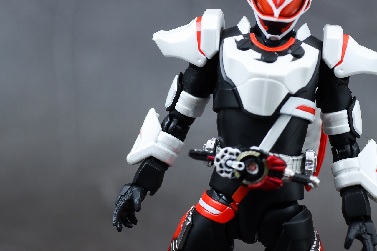 S.H.フィギュアーツ　仮面ライダーギーツ マグナムブーストフォーム　レビュー　本体