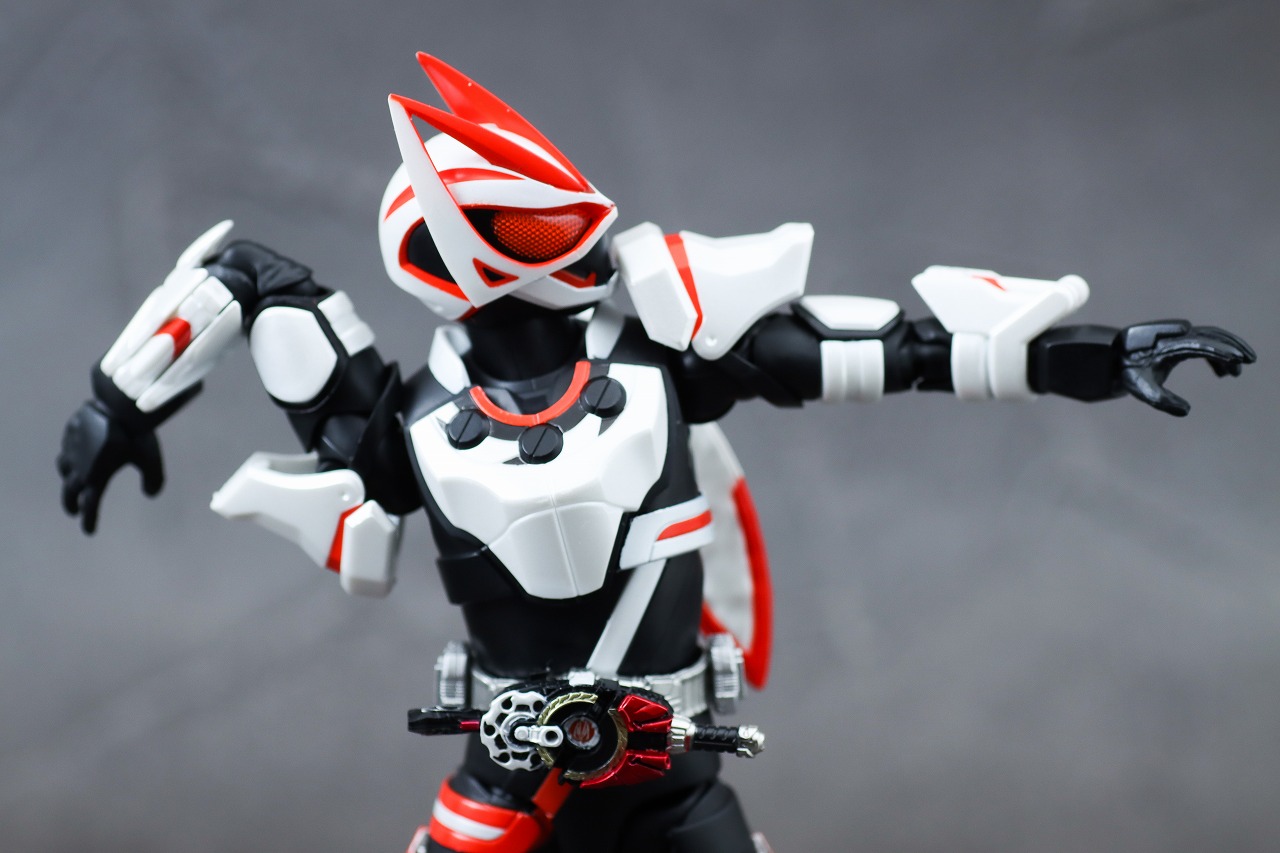 S.H.フィギュアーツ　仮面ライダーギーツ マグナムブーストフォーム　レビュー　可動範囲