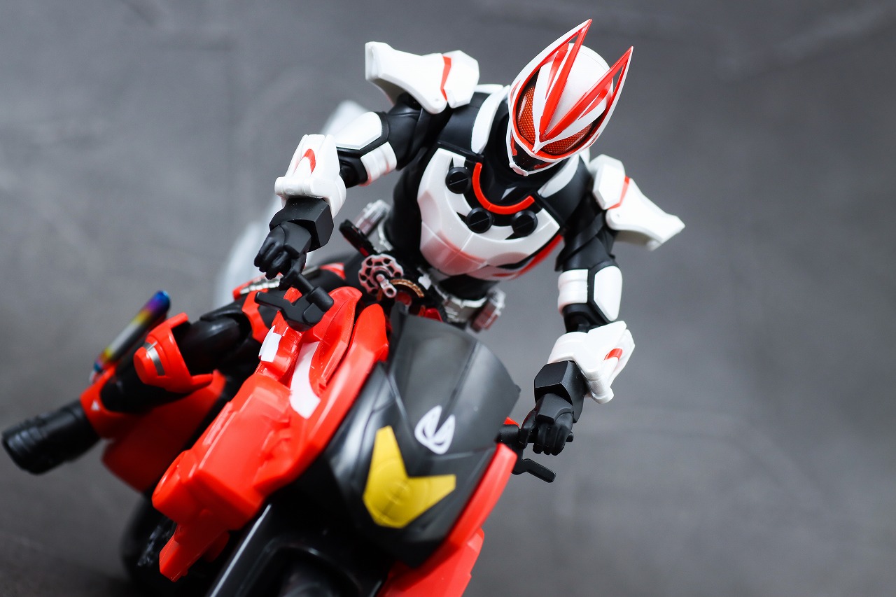 S.H.フィギュアーツ　仮面ライダーギーツ マグナムブーストフォーム　レビュー　アクション　リボルブチェンジフィギュアのブーストライカー