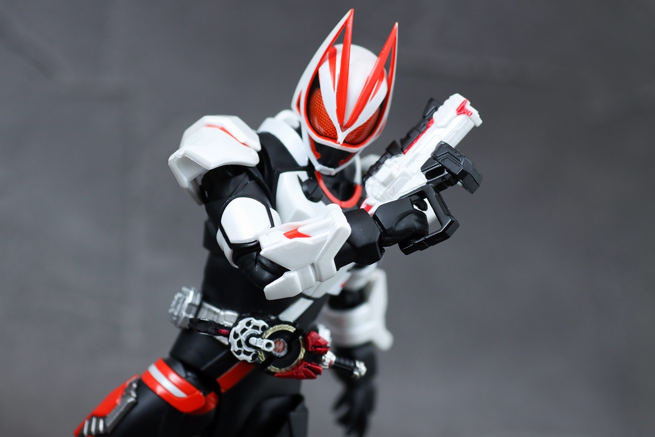 S.H.フィギュアーツ　仮面ライダーギーツ マグナムブーストフォーム　レビュー　アクション