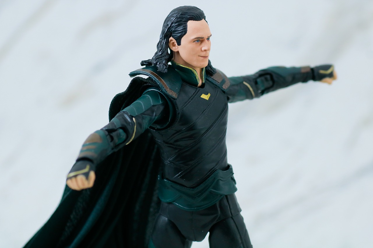 MAFEX　ロキ　アベンジャーズ　インフィニティ・ウォー　レビュー　可動範囲