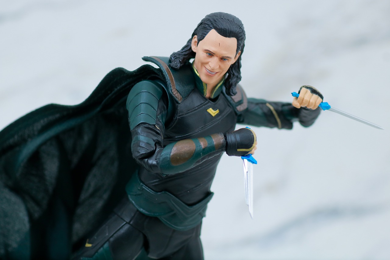 MAFEX　ロキ　アベンジャーズ　インフィニティ・ウォー　レビュー　アクション