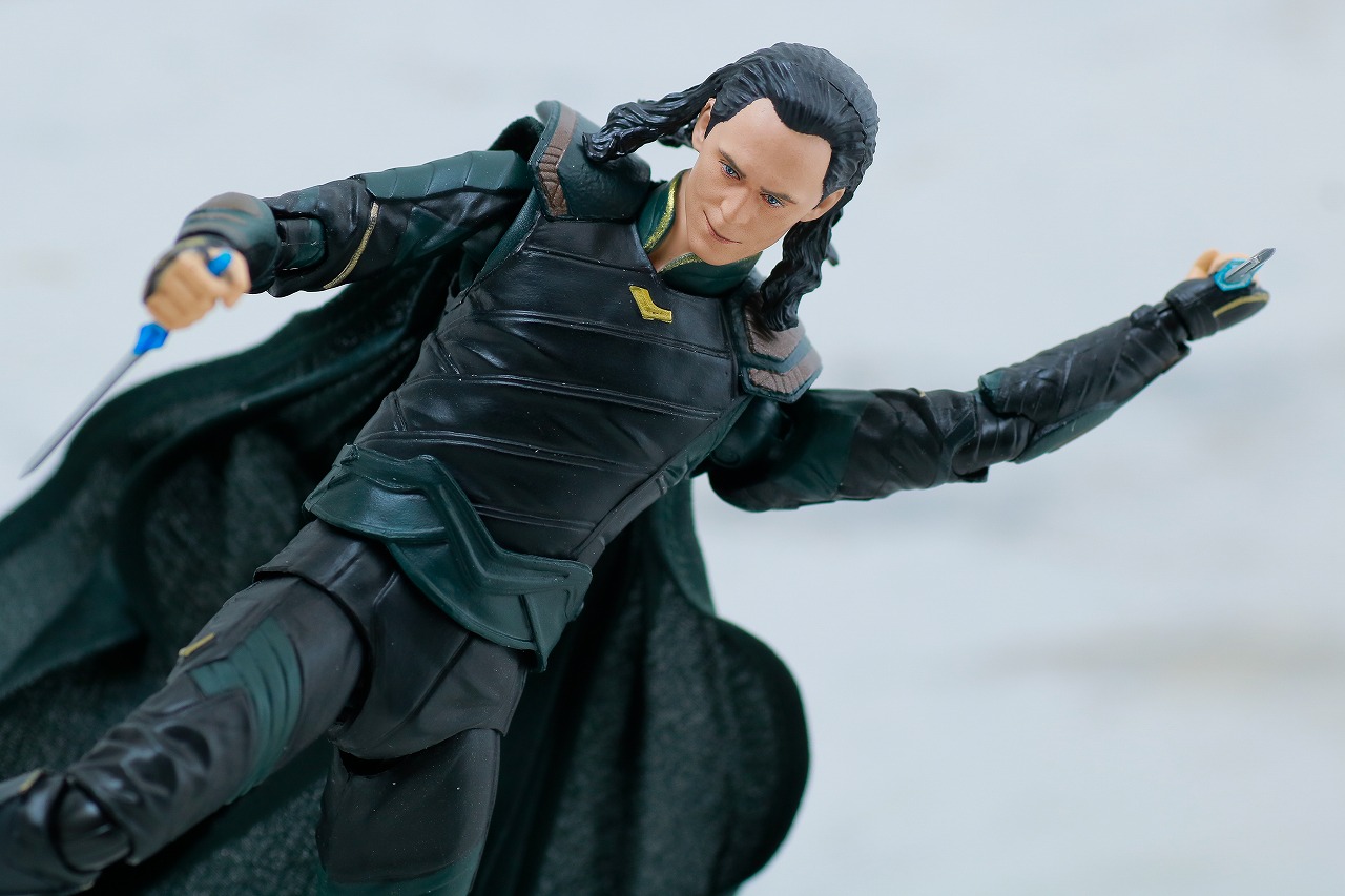 MAFEX　ロキ　アベンジャーズ　インフィニティ・ウォー　レビュー　アクション