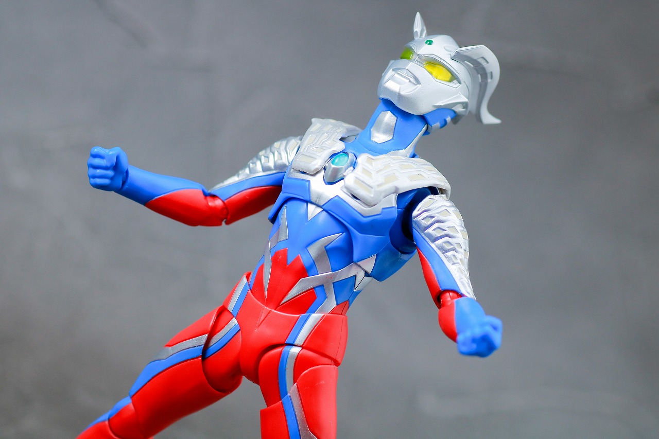 S.H.フィギュアーツ　テクターギア・ゼロ　ウルトラマンゼロ　レビュー　アクション