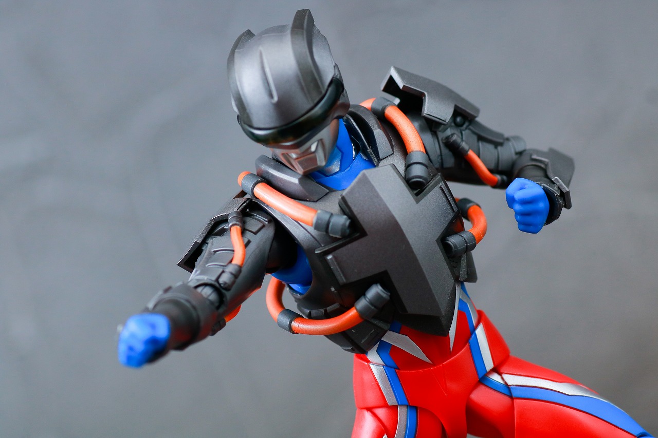 S.H.フィギュアーツ　テクターギア・ゼロ　ウルトラマンゼロ　レビュー　アクション