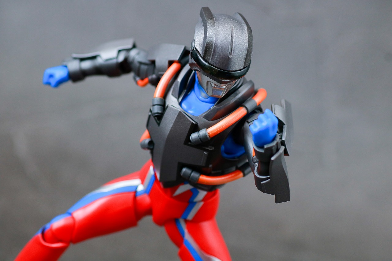 S.H.フィギュアーツ　テクターギア・ゼロ　ウルトラマンゼロ　レビュー　アクション