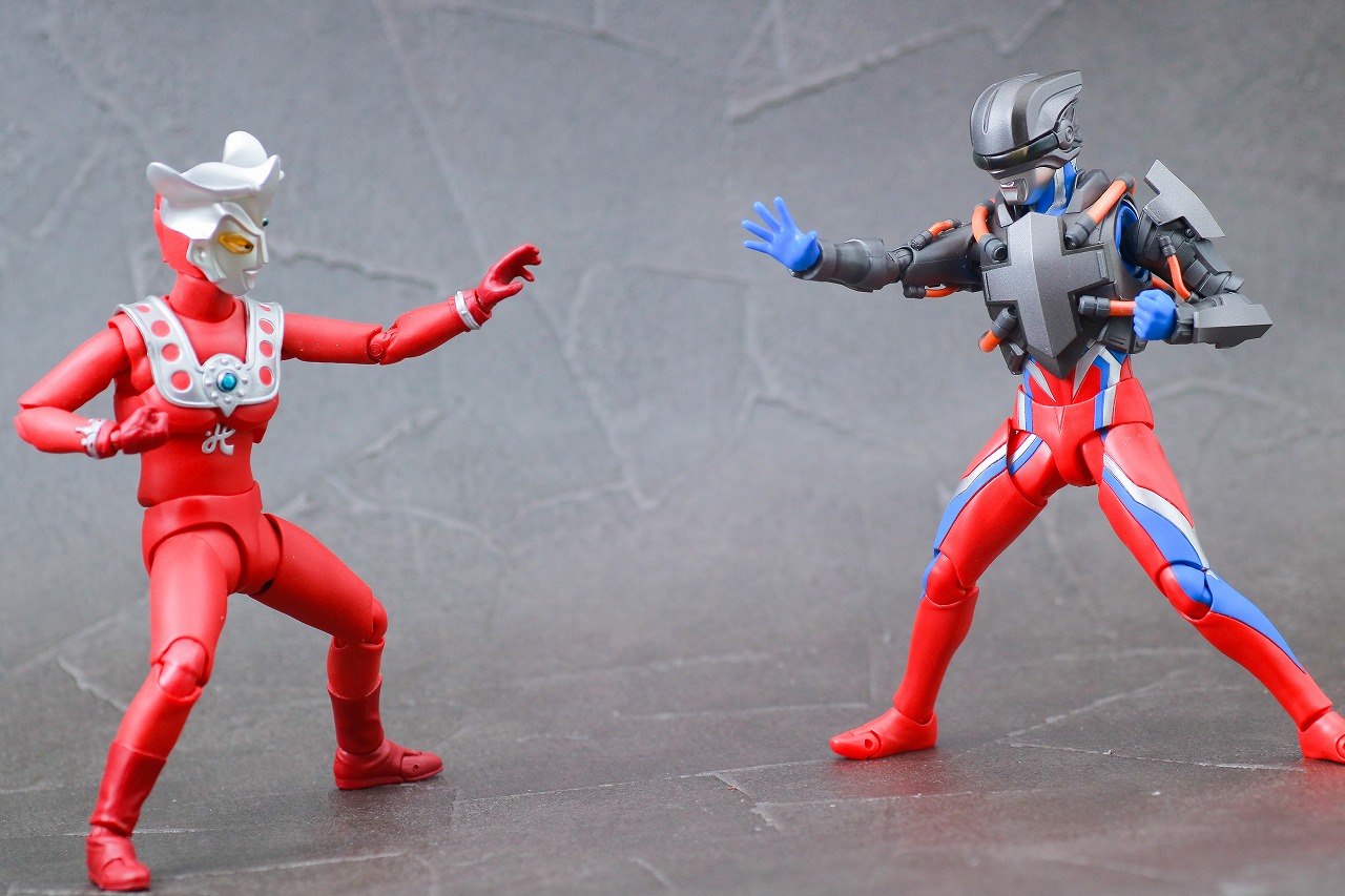 S.H.フィギュアーツ　テクターギア・ゼロ　ウルトラマンゼロ　レビュー　アクション　ウルトラマンレオ