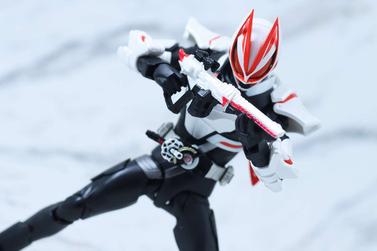 S.H.フィギュアーツ　仮面ライダーギーツ エントリーレイズフォーム　レビュー　アクション　マグナムフォーム