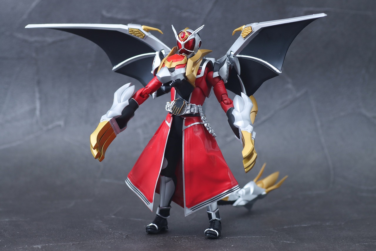 S.H.フィギュアーツ　仮面ライダーウィザード フレイムドラゴン／オールドラゴン　真骨彫製法　レビュー　本体