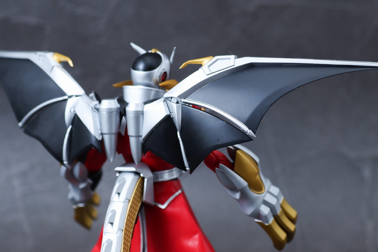 S.H.フィギュアーツ　仮面ライダーウィザード フレイムドラゴン／オールドラゴン　真骨彫製法　レビュー　本体