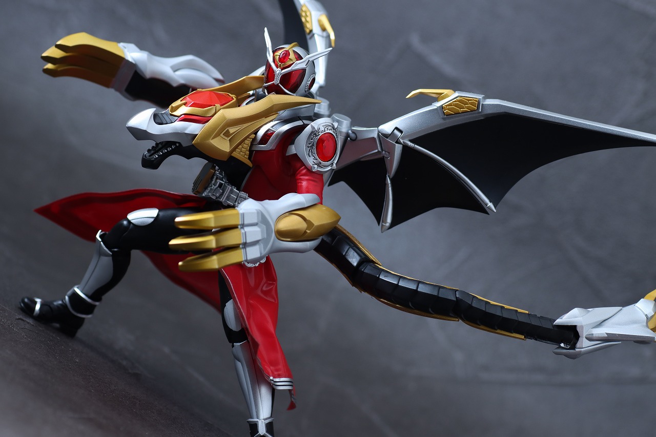 S.H.フィギュアーツ　仮面ライダーウィザード フレイムドラゴン／オールドラゴン　真骨彫製法　レビュー　アクション