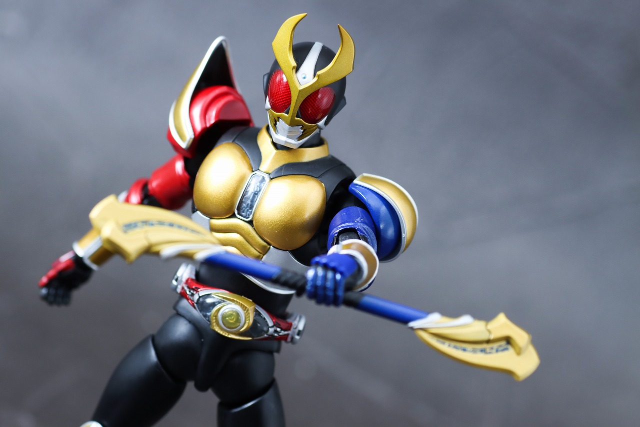 S.H.フィギュアーツ　仮面ライダーアギト トリニティフォーム　真骨彫製法　レビュー　アクション