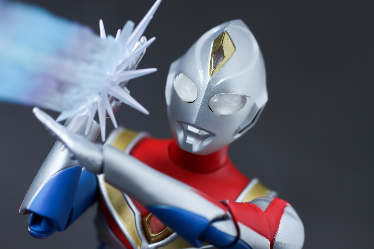 S.H.フィギュアーツ　ウルトラマンダイナ フラッシュタイプ　真骨彫製法　レビュー　アクション