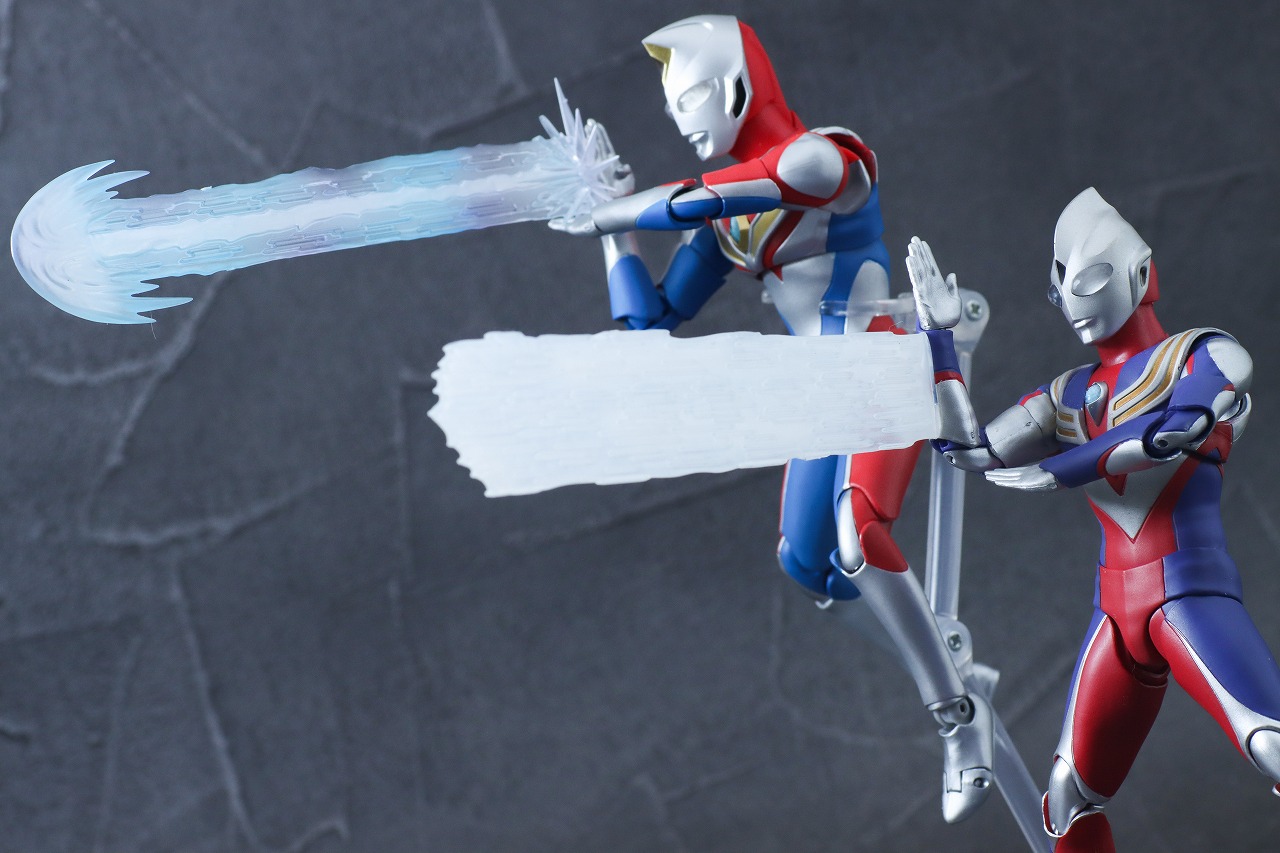 S.H.フィギュアーツ　ウルトラマンダイナ フラッシュタイプ　真骨彫製法　レビュー　アクション　ウルトラマンティガ　マルチタイプ