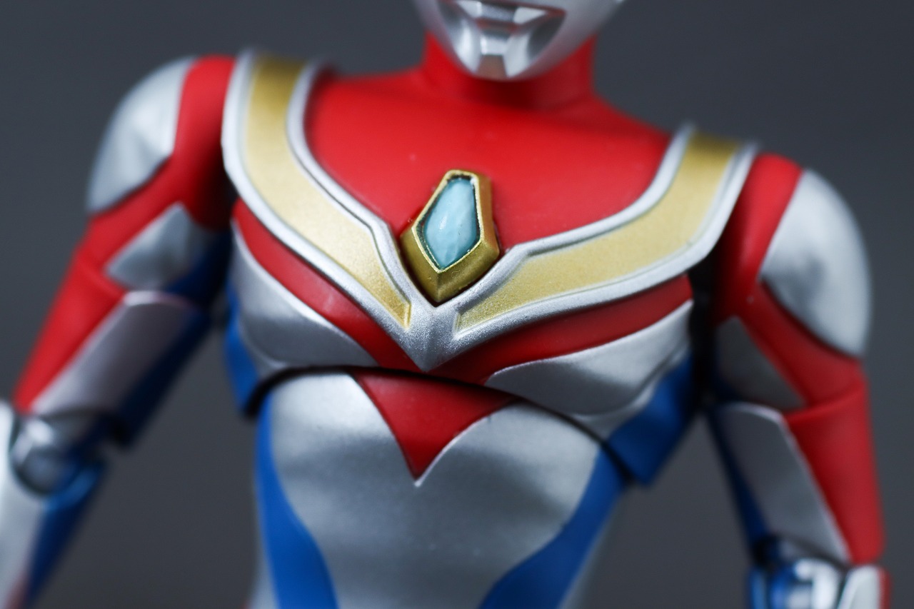 S.H.フィギュアーツ　ウルトラマンダイナ フラッシュタイプ　真骨彫製法　レビュー　本体